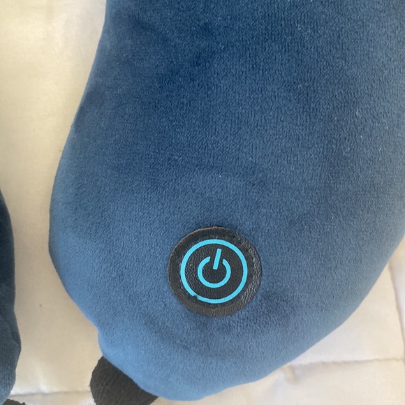 ♻️Vibrating Neck Pillow ♻️ - Picture 2 of 3